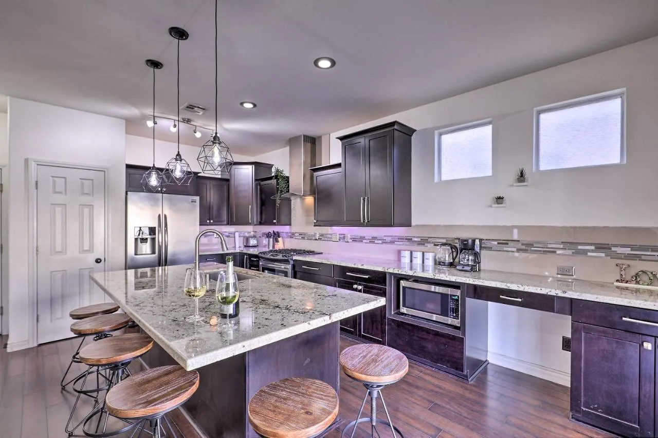 Feriehus Luxurious Vegas Digs Hot Tub, Bbq, Cabana And More! Las Vegas