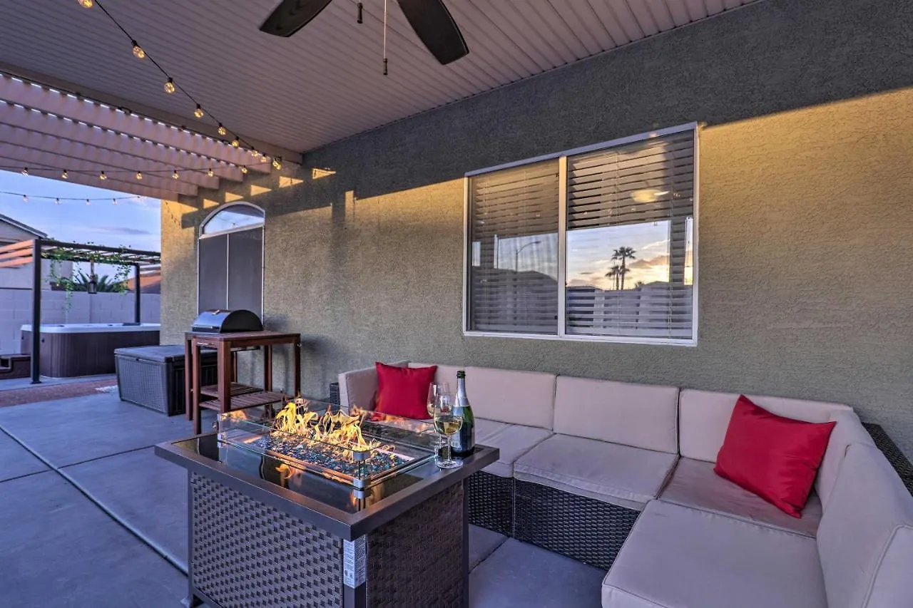 Luxurious Vegas Digs Hot Tub, Bbq, Cabana And More! Las Vegas