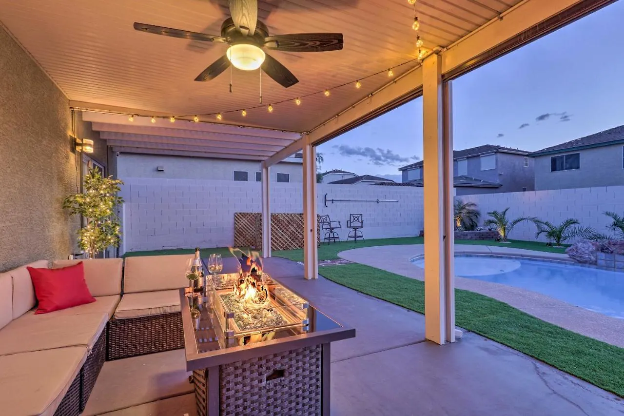 Luxurious Vegas Digs Hot Tub, Bbq, Cabana And More! Las Vegas USA